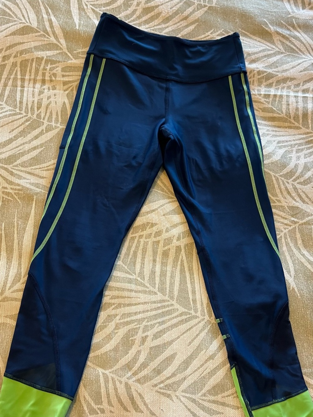 Grass on Navy Game Day Light N Tight Leggings size 6-8